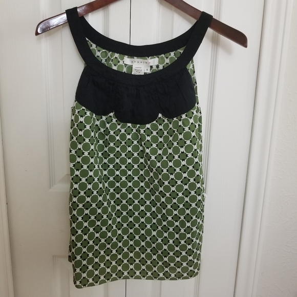 Geometric Print Top - Picture 7 of 12